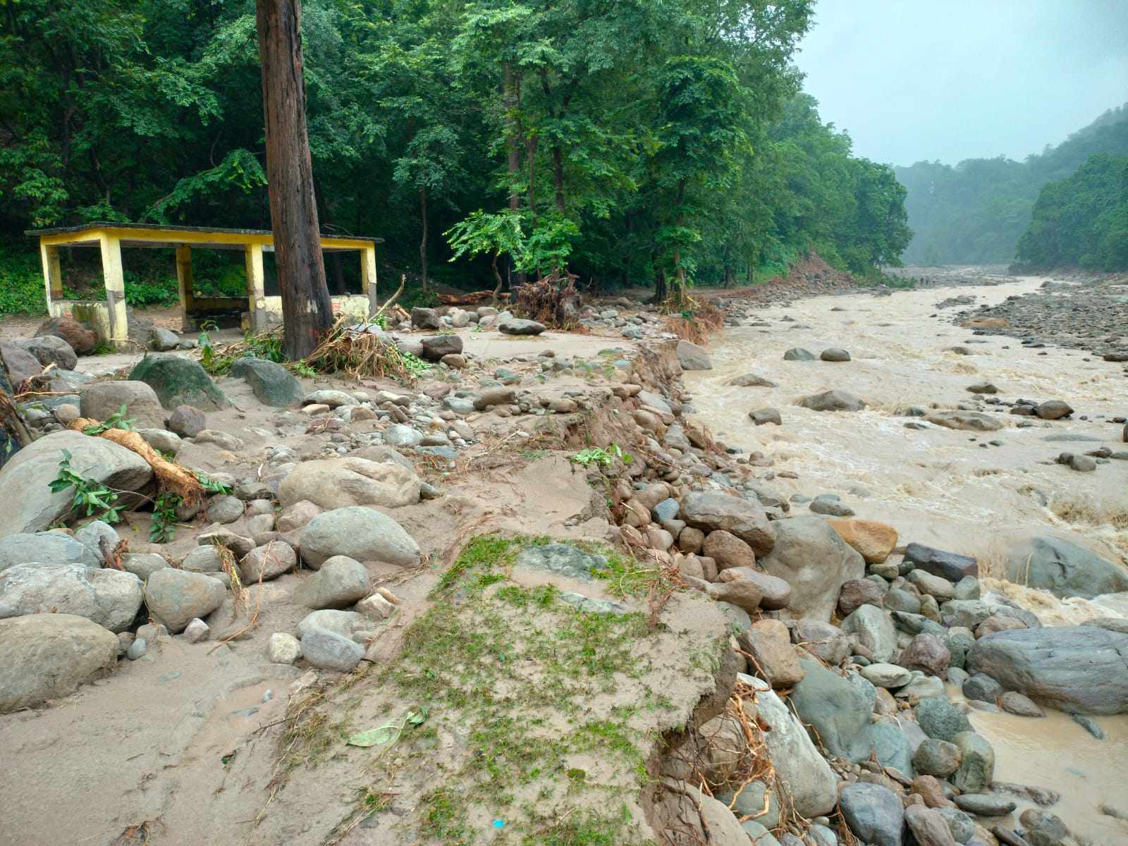 गोदावरीमा रहेको पिकिनिक स्पोट बगरमा परिणत